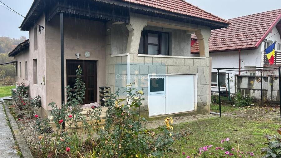 Casă P+M renovată, teren generos de 3000 m² – Bălești - 2