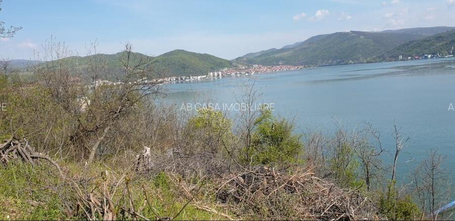 Teren intravilan, 920 mp, fs 26 m, în Orșova, pe malul Dunării, comision 0% - 8