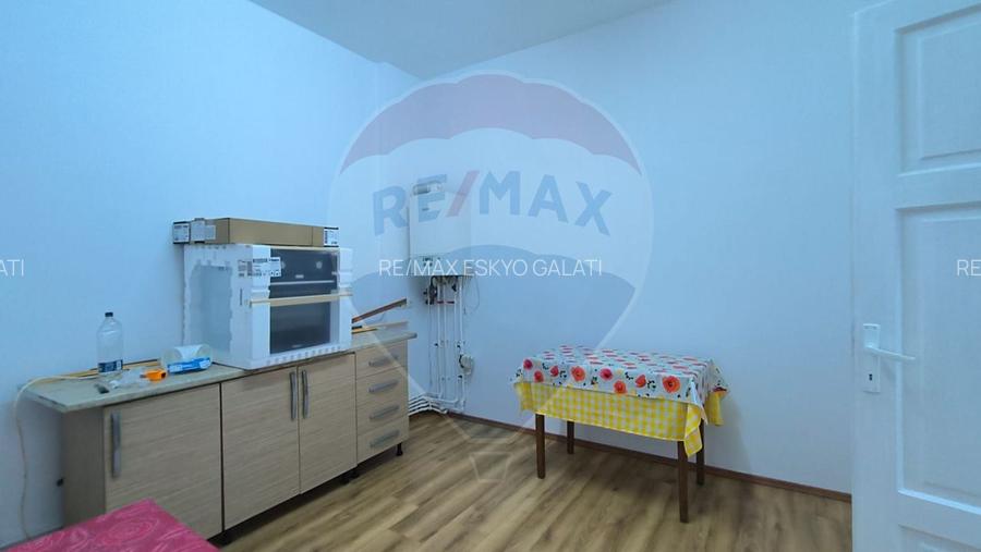 Casă cu 3 camere de vânzare în zona Centrală - 11