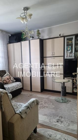 Garsoniera, bloc de apartamente, zona Mall - 2