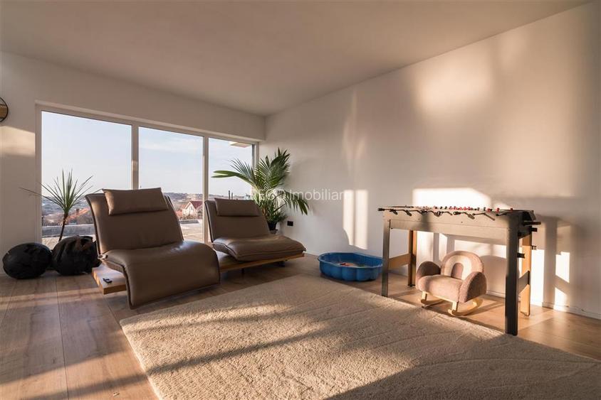 Casa premium de vanzare – Oradea, Strada Colinelor | 300 mp utili | 5 camere | t - 5