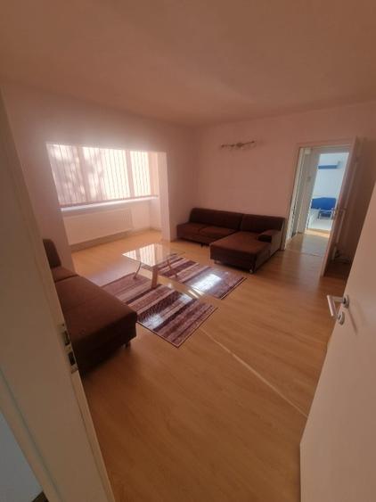Proprietar inchiriez apartament cu 2 camere