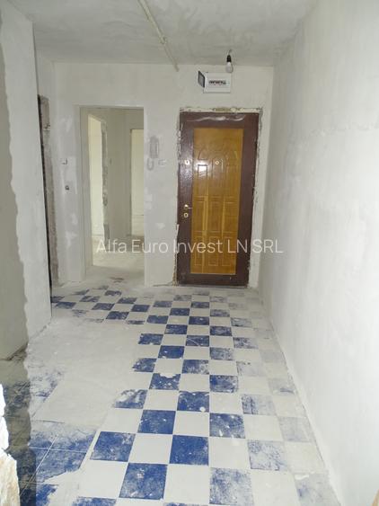Apartament DECOMANDAT 65 mp de renovat - 10