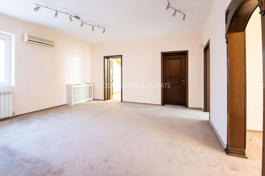 Vila cu piscina, 22 camere și consum ZERO, Baneasa – Romatsa - 7