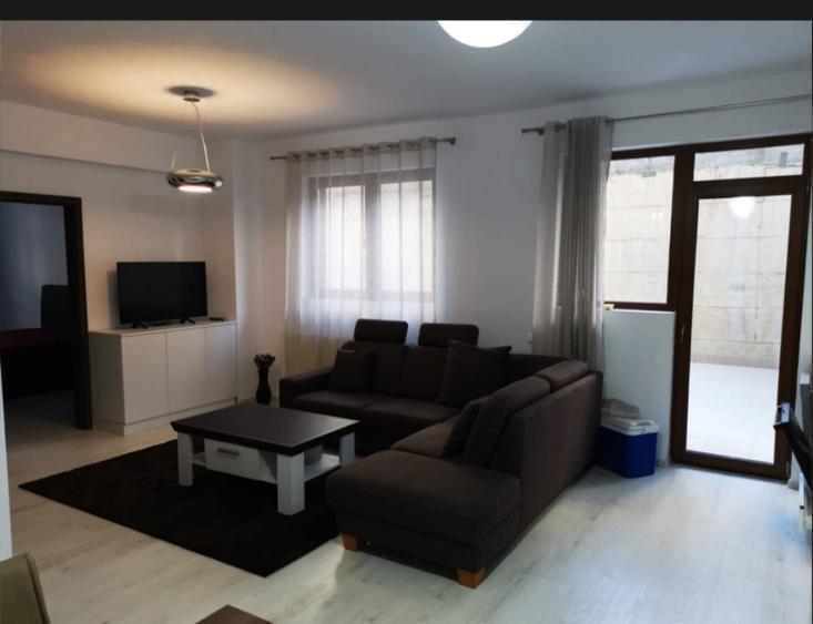Apartament cu 3 camere, 77 mp, terasa 68 mp, parcare, zona Baciu
