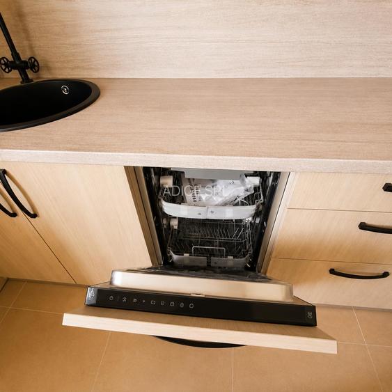 Apartament pe două niveluri cu supantă, mobilier la comandă și loc de parcare