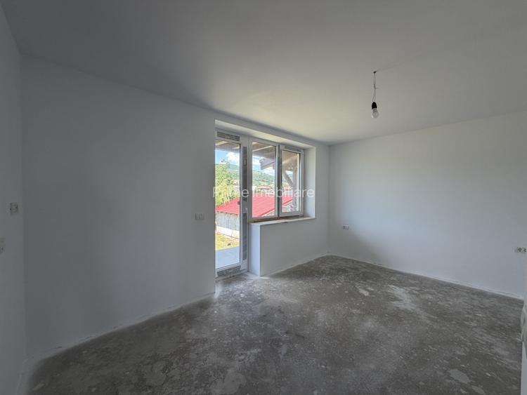 Duplex 6 camere | 238 MP | 576 MP teren | Zona Penny Micesti | - 2