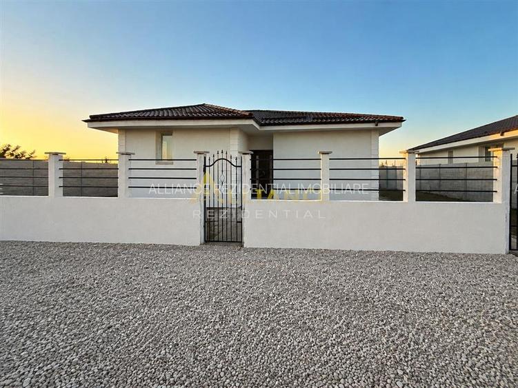 Casa individuala | 4 camere | 3 bai | Teren 369mp - 2