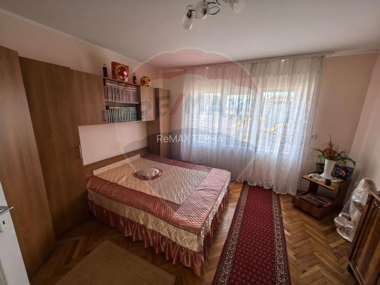 Casă spațioasă cu garaje în Seini | De Vanzare | - 9