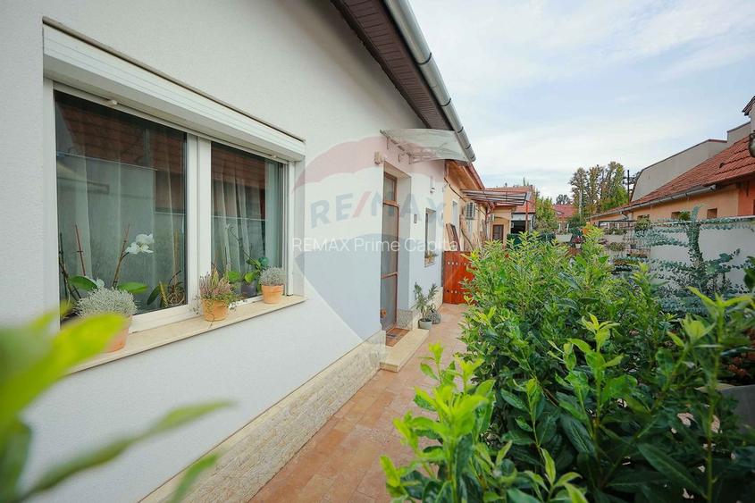 5 camere, central Nicolae Jiga, retras de la stradă, de vânzare - 14