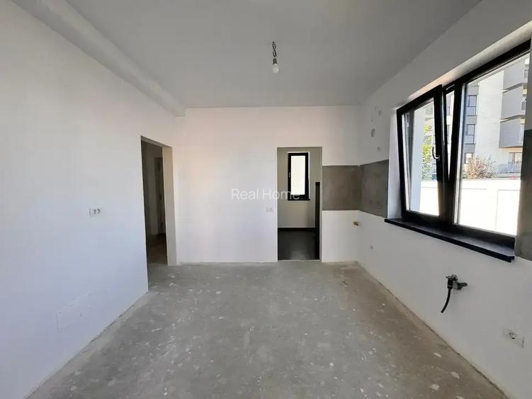 Vila | 5 camere | Curte 220  mp  | metrou 15 min - 15