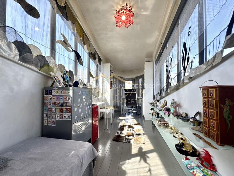 Vila cu 5 camere *344mp* + 400mp Teren // Zona Bucurestii Noi - 90