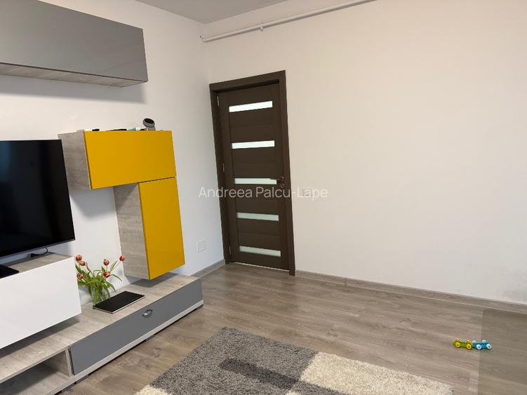 Inchiriez Apartament 2 camere - 4
