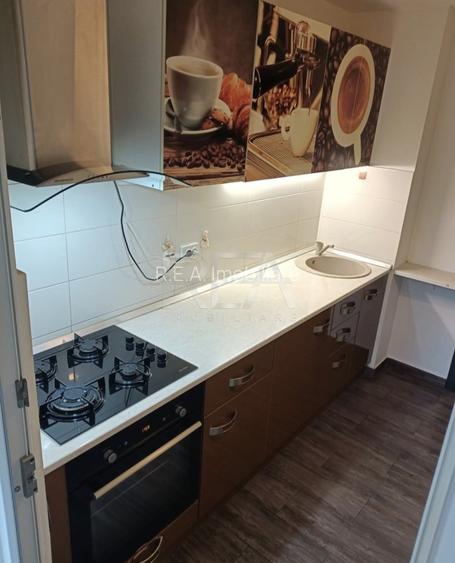 3 camere, 1/8, bloc 1983 -Ghencea- Str. Latea Gheorghe - 10