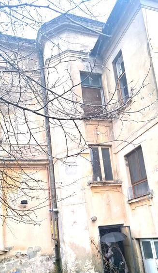 Noblețe Arhitecturală și Oază Verde: O Moștenire Vie cu Grădină Privată - 2