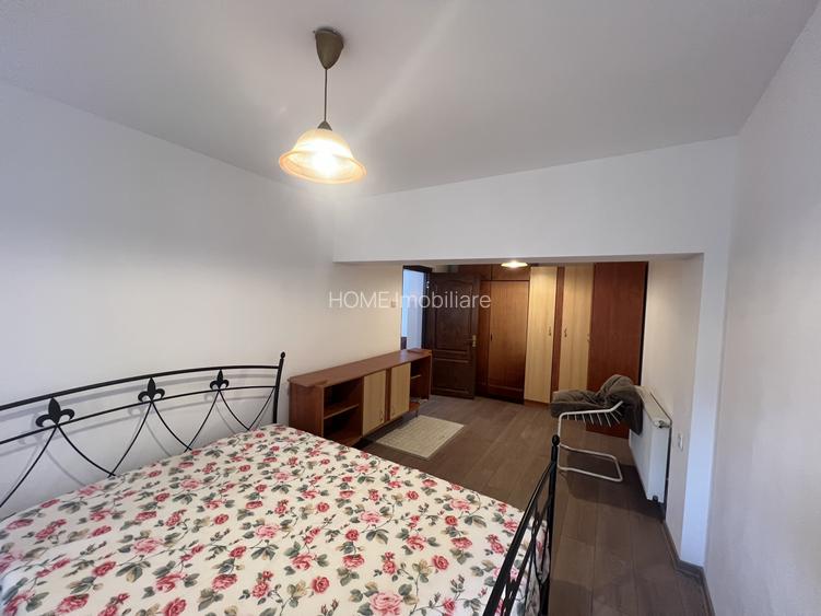 Garsoniera spatioasa, la curte - 2