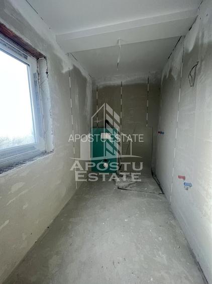 Duplex cu 4 camere, dressing si 3 bai. Toate utilitatile, la asfalt. - 19