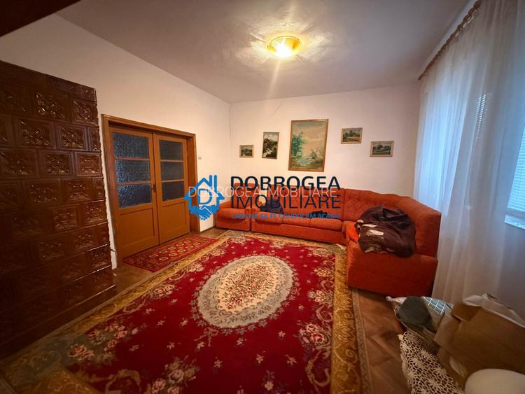 Casa batraneasca 229 mp + teren 675 mp, deschidere stradala 15,8 ml - 14