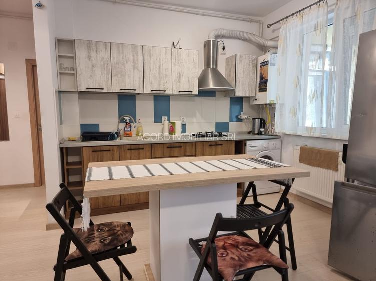 La 2 minute de mare, doua camere decomandate. - 5