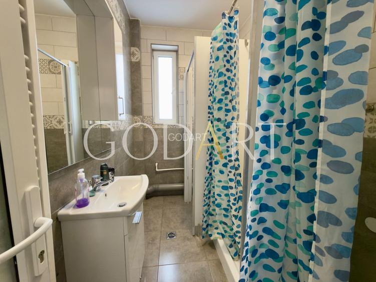 Vila spatioasa | Complet renovată | Central - 27