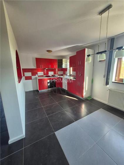 DUPLEX 5 CAMERE - ZONA LINISTITA - TOATE UTILITATILE - GATA DE MUTAT - 9