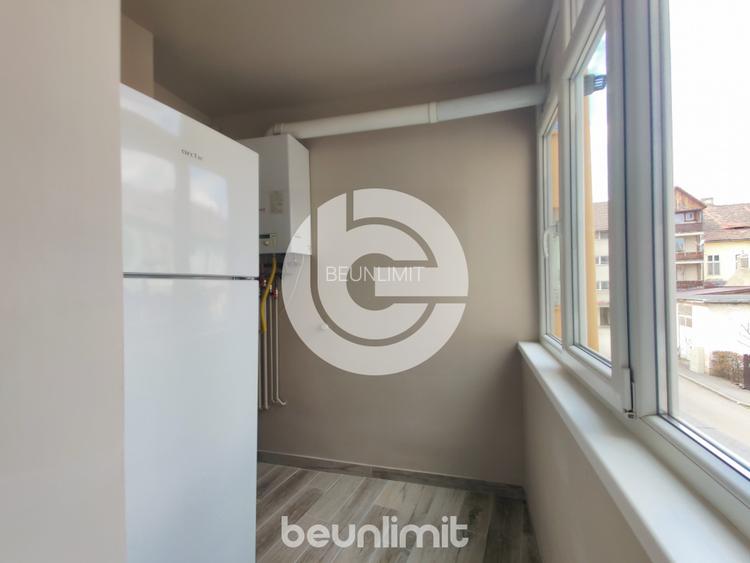 Apartament 3 camere decomandat, etaj 1, zona centrală - 16