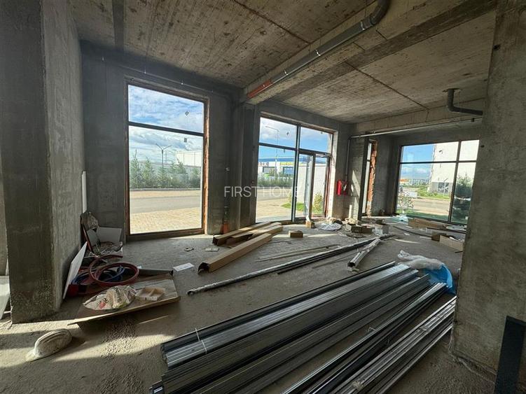 Sp com 195 mp, 7 locuri de parcare, 4 intrari, zona de Nord, bloc nou - 5