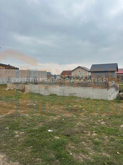 Teren intravilan Lazu, 421 mp, deschidere 20 ml, fundație existentă - 2