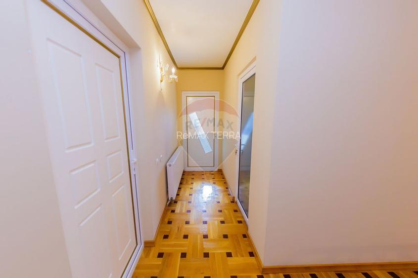 Vilă cu 5 camere de închiriat - 6