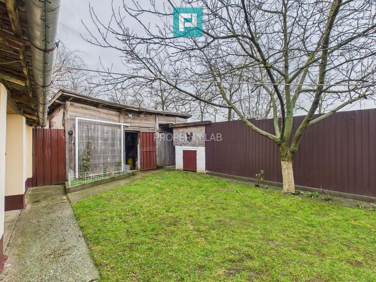 Casă cu 2 corpuri și 3 camere în Nădab - 9