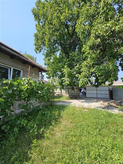 Casa solida, independenta energetic, mutare imediata, 2000 mp teren Targu Trotus - 2