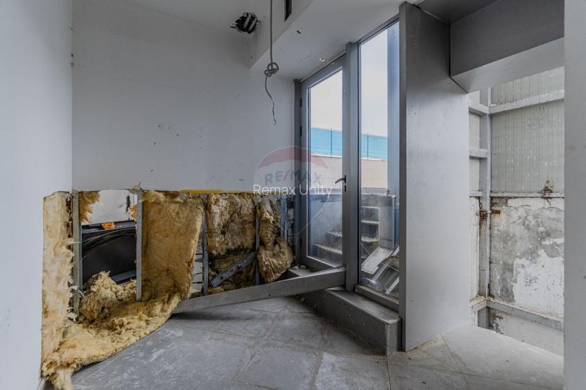 Cladire de 902 mp utili de vânzare, zona Grivitei - DN 13, COMISION 0 - 24