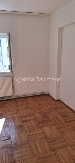 Apartament 3 camere    zona Big centru, etajul 4/4(  acoperis) decomandat cu CT. - 3