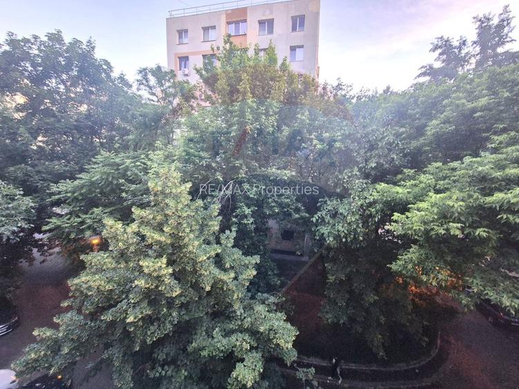 Apartament de vanzare decomandat metrou Crangasi - 10