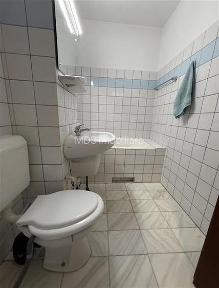 Decomandat cu 2 bai la parter inalt, lingă Piața Verde - 3