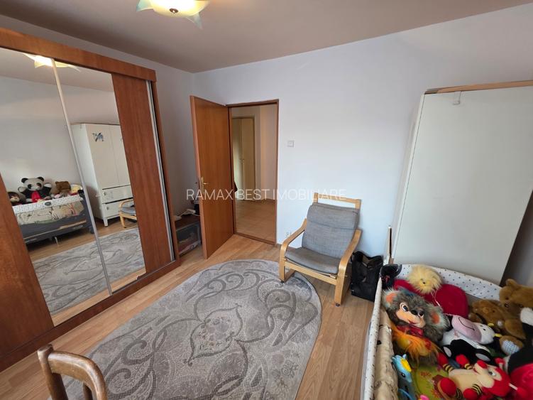 Piata Gorjului, 5 minute metrou, stradal pe Iuliu Maniu, vedere mixta, bloc 1979 - 14