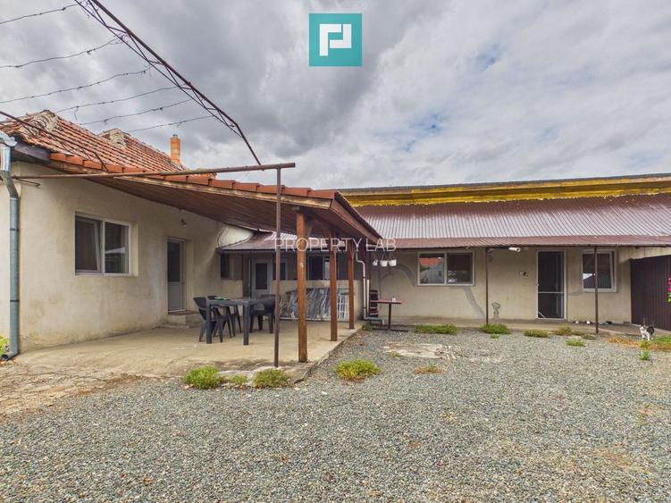 Casă solidă în Curtici cu teren de 1166 mp - 24