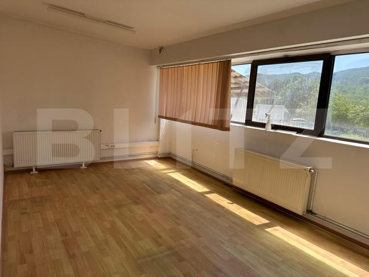 Hală industrială – 1350 mp, compartimentabilă!