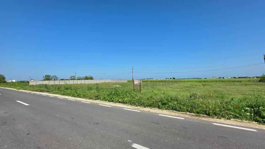 Teren extravilan 2000 mp – deschidere 44 ml la DN – Movilița