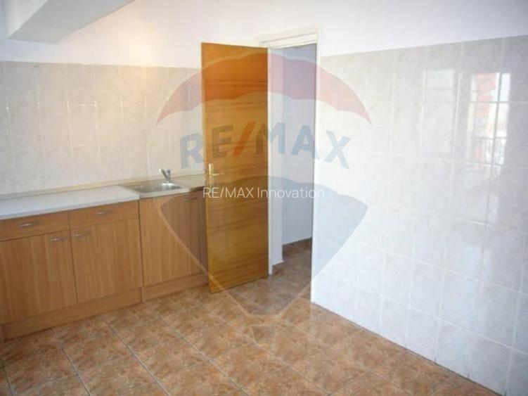 INCHIRIERE/Apartament spațios cu 4 camere – Bd. Unirii nr. 76 - 4