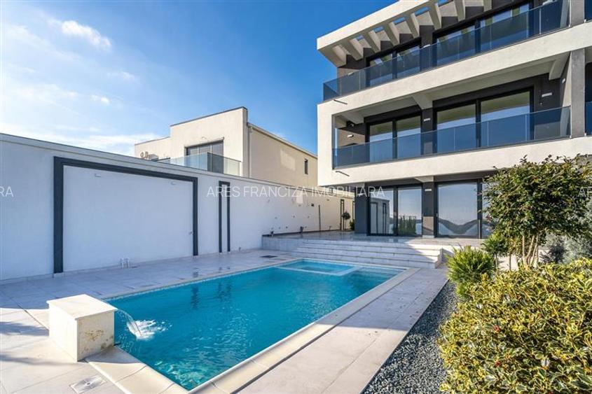 CERNICA,VILA INDIVIDUALA,5 CAMERE,453 MP,TEREN 587 MP,PISCINA,DESCHIDERE LAC - 9
