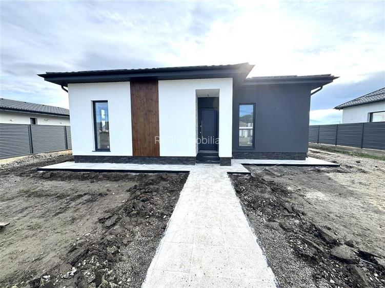 Casa individuala de vanzare | 3 dormitoare | parter | Sanpetru - 16