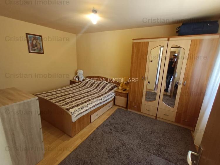 CASA NOUA 2 corpuri  Teren 300 mp, zona Chercea - 5