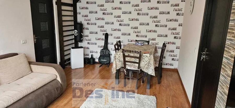 Apartament 3 camere Semidecomandat, Etaj 2, 60 mp, Centrala termica - Podu Ros  - 2