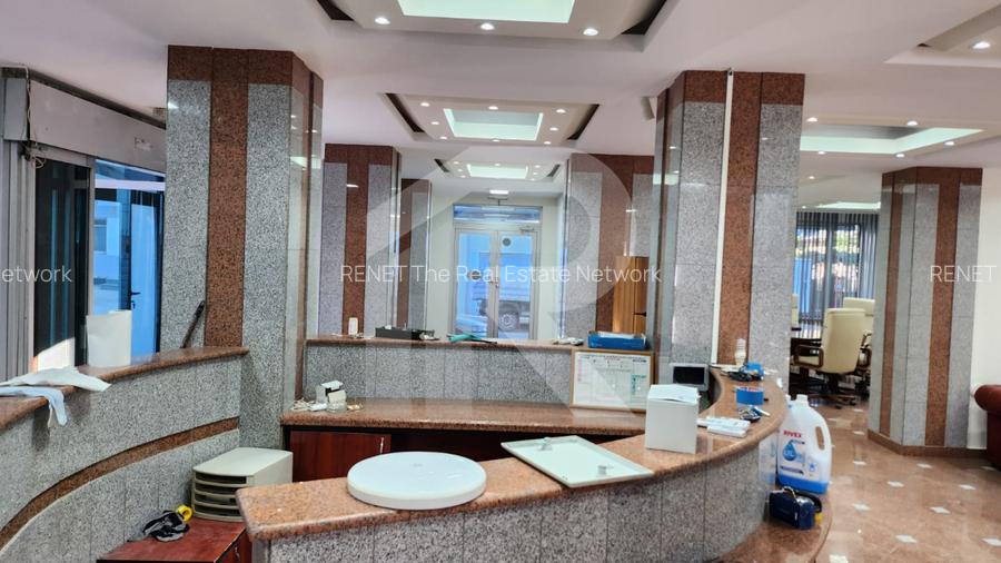 Spațiu premium birouri sau clinică, 2 corpuri, 12 parcări, lift, terasă - 7500 E - 15