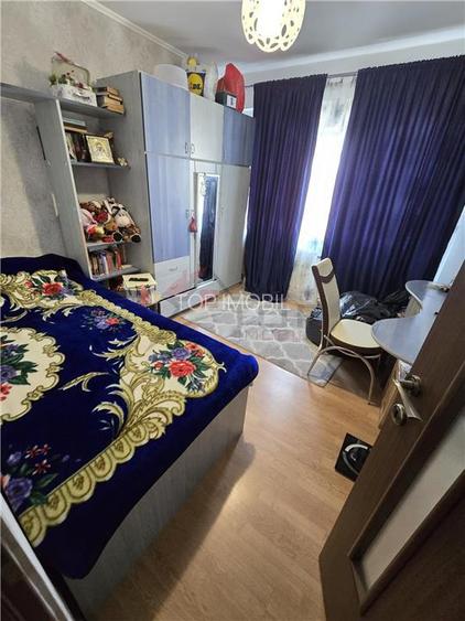 Mircea cel Batran, 3 camere decomandat, geam la baie, etaj intermediar - 3