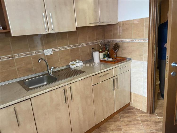 Apartament 2 camere , zona strada Mare a Unirii, et 3 4 , decomandat, 65 mp , bl - 12