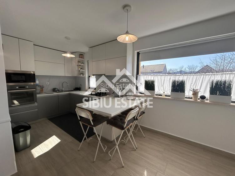 Casă individuală de vânzare – 4 camere  2 bai – Cristian - 27