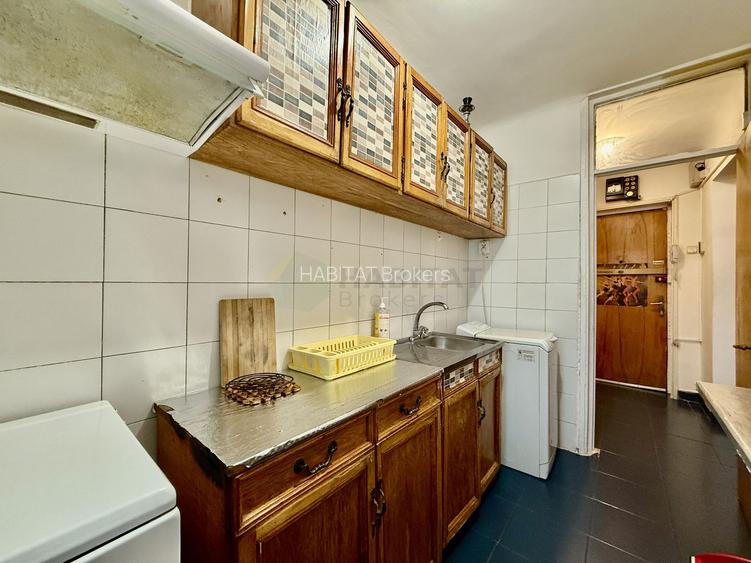 Decomandata, bloc 1982, aproape de metrou - 11