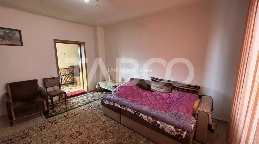 Casa individuala de vanzare 756 mp teren Sura Mare zona deosebita - 2